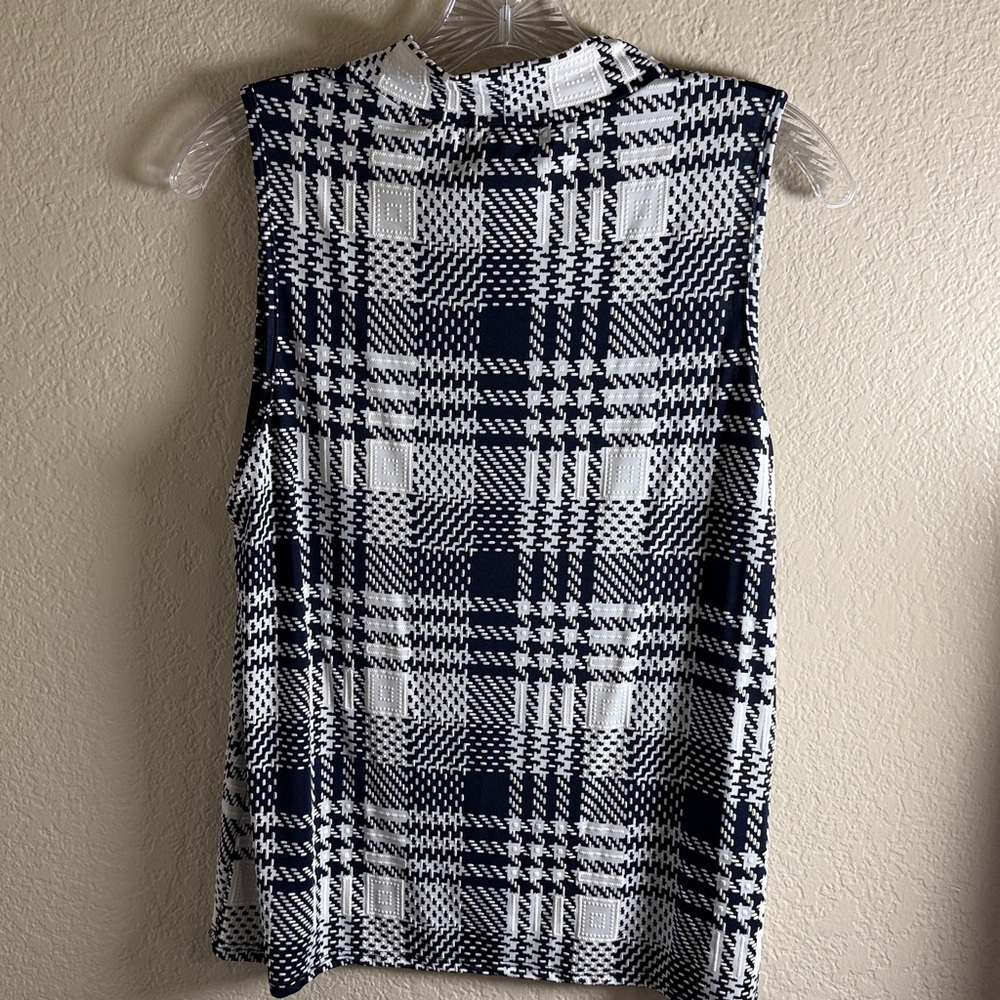 Espresso Navy and White Geometric Top - Picture 6 of 6